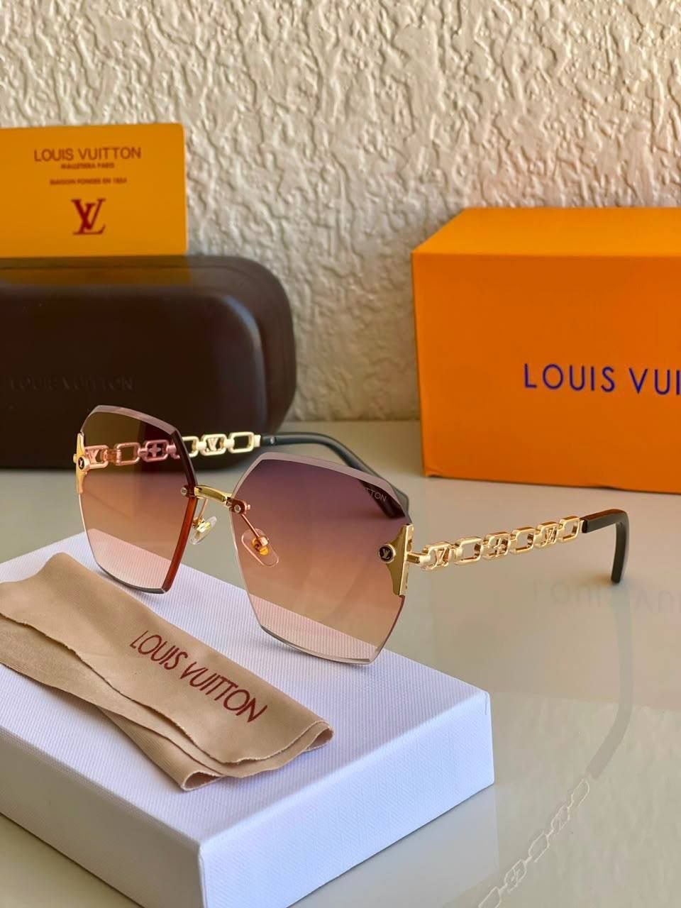 LOUIS VUITTON Icon Prestige
