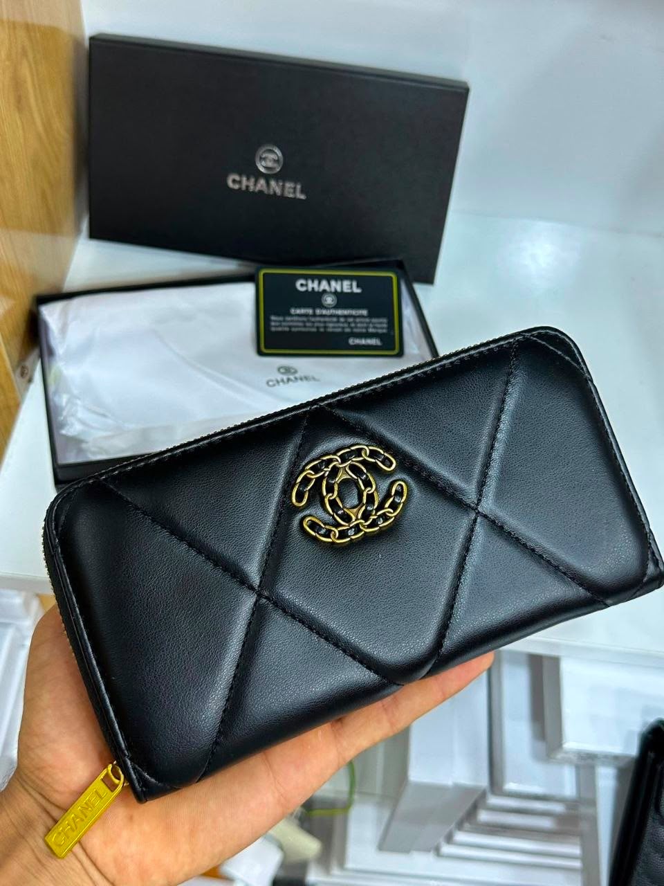 Portefeuille Chanel  Élégance