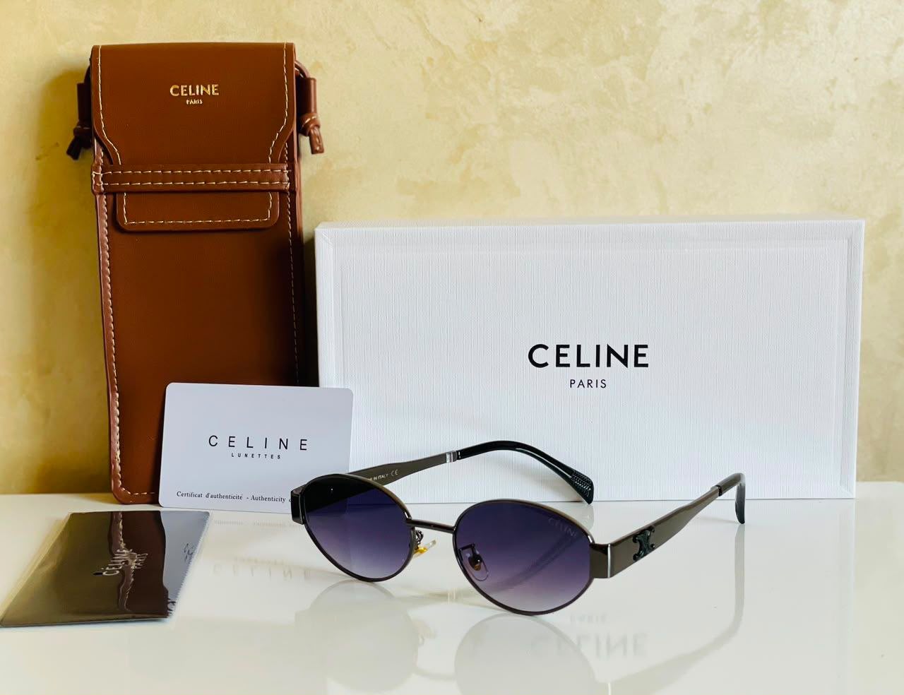 CELINE Oval Signature
