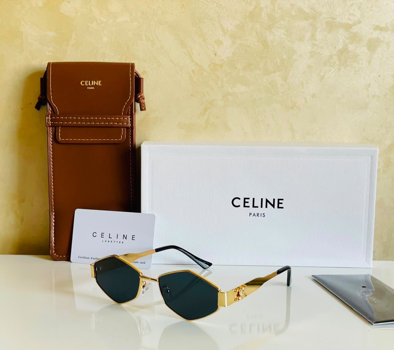 CELINE Oval Signature