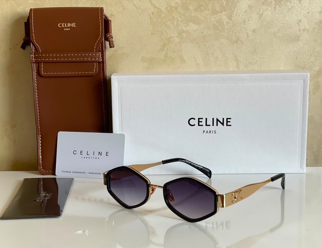 CELINE Oval Signature