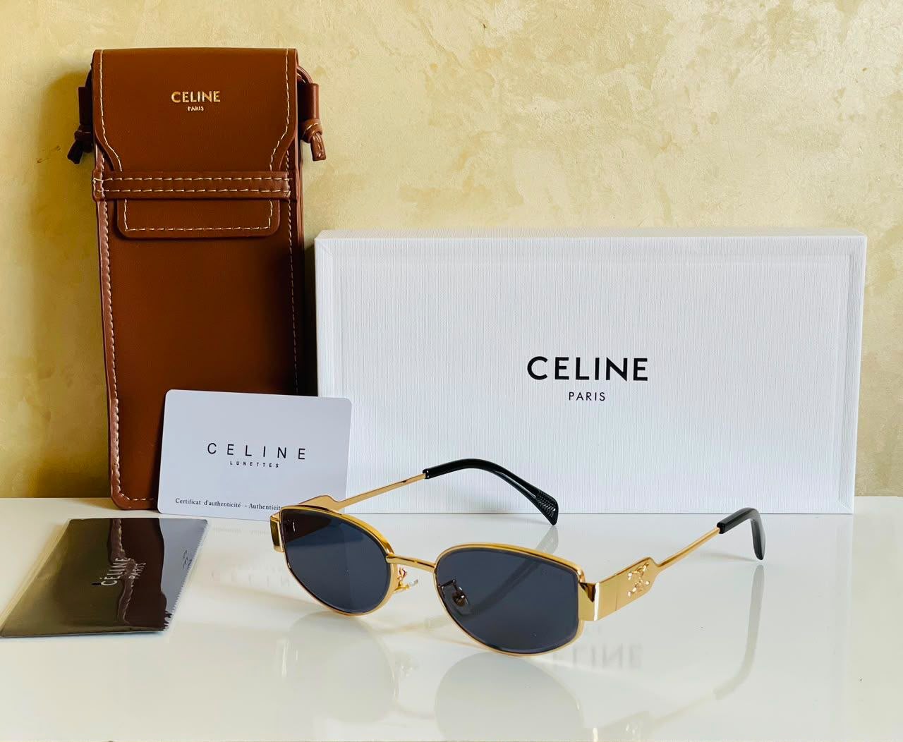 CELINE Oval Signature