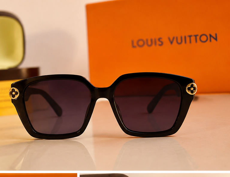 LOUIS VUITTON Icon Prestige
