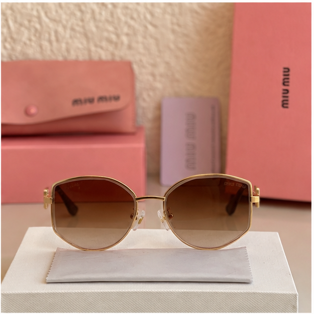 Miu Miu Collection Premium
