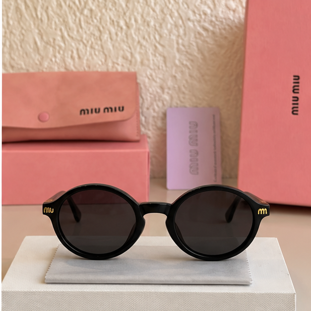 Miu Miu Collection Premium